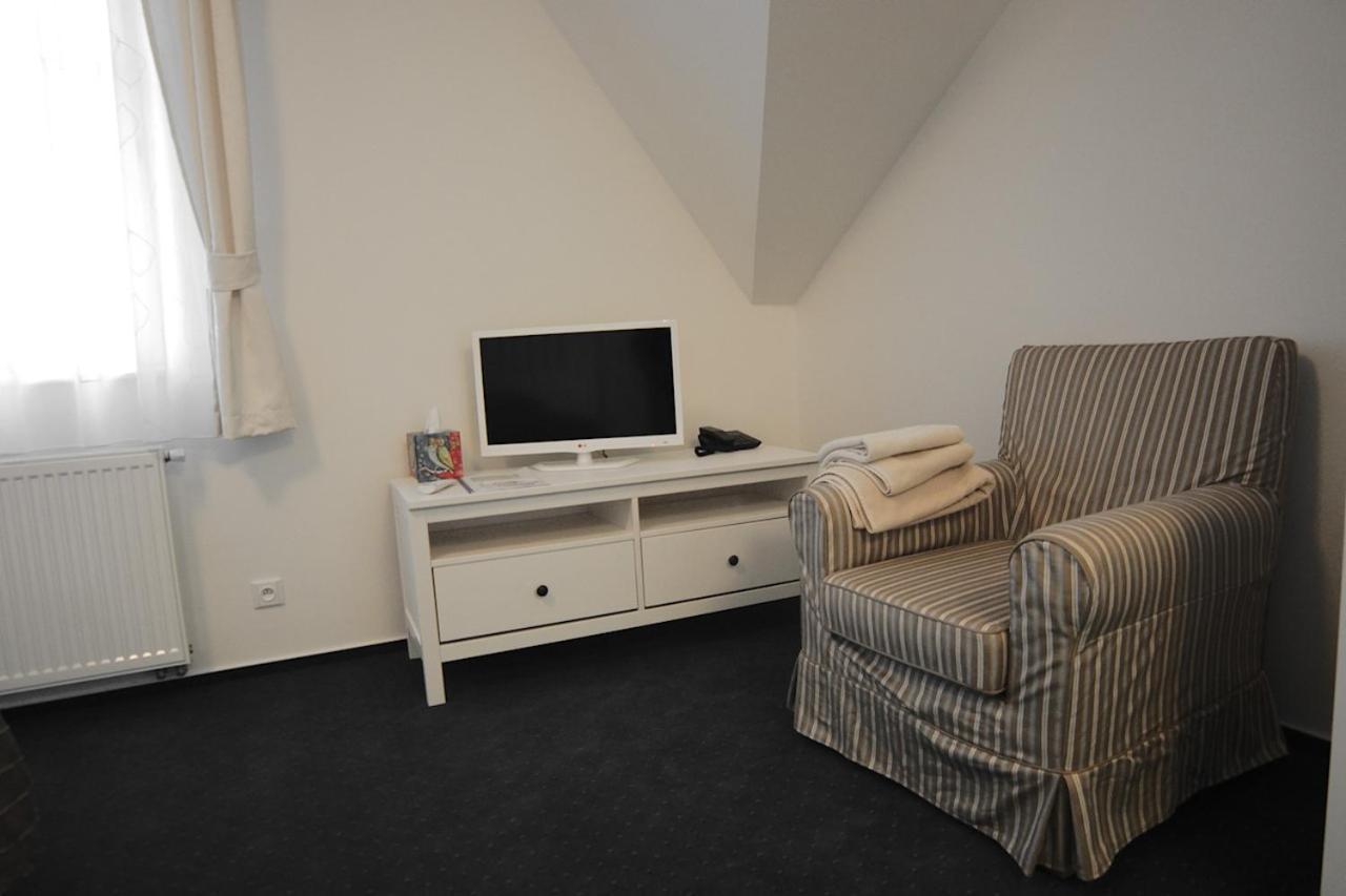 Hotel U Parku Hořovice Buitenkant foto