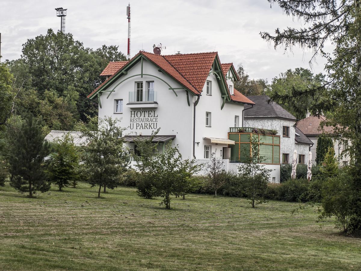 Hotel U Parku Hořovice Buitenkant foto