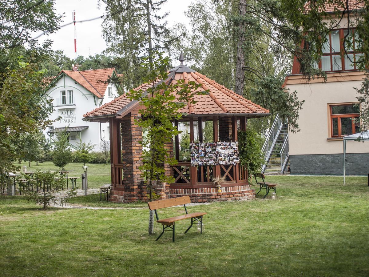 Hotel U Parku Hořovice Buitenkant foto