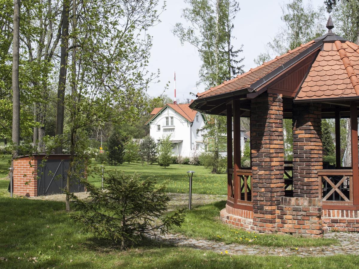 Hotel U Parku Hořovice Buitenkant foto